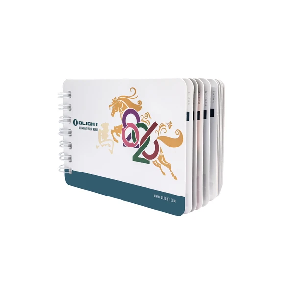 Olight의 나선형 월별 데스크 플래너, 말 그래픽, 2021년 디자인, 흰색 배경에 고립된 Olight 로고와 웹사이트 주소가 있는 어두운 파란색 하단 배너.