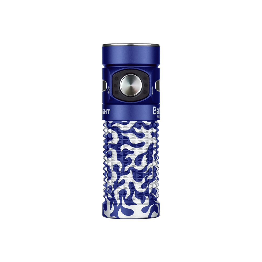 Olight Baton 4 한정판 블루색상 손전등 전면, 독특한 파란색과 흰색 패턴의 미끄럼 방지 그립, 강력한 조명 기능