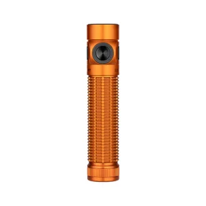오라이트 Baton 4 Pro 오렌지 미니 손전등의 미끄럼 방지 그립이 돋보이는 정면 샷으로 아웃도어 및 캠핑용 휴대용 조명