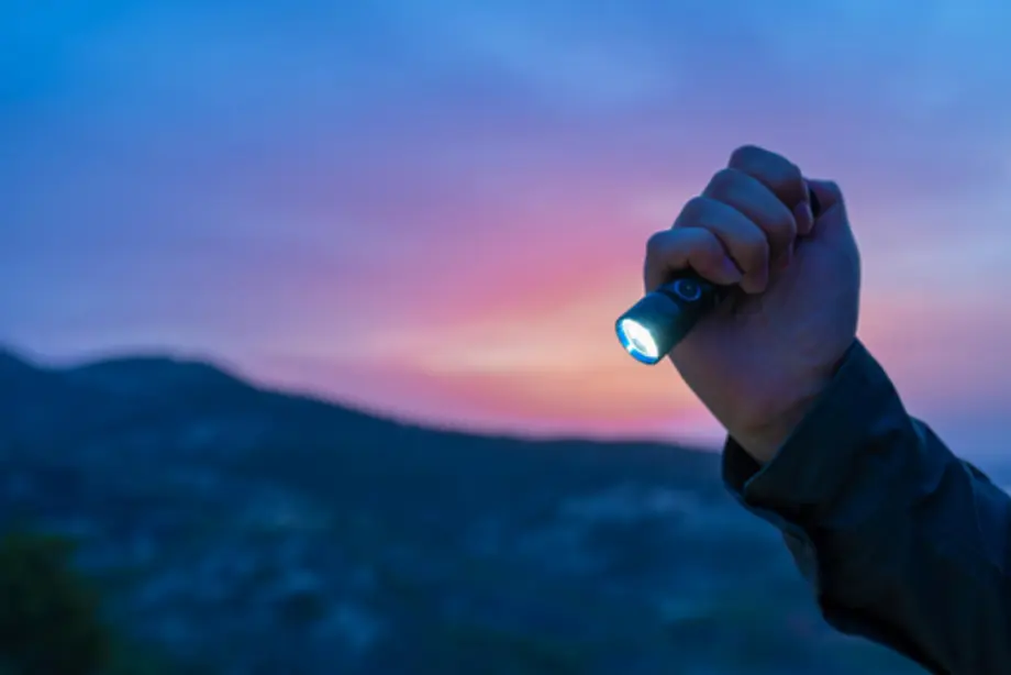 [Light 소개] 오라이트 워리어 미니 2 ( Olight Warrior Mini 2) 사진으로 보는 비교.