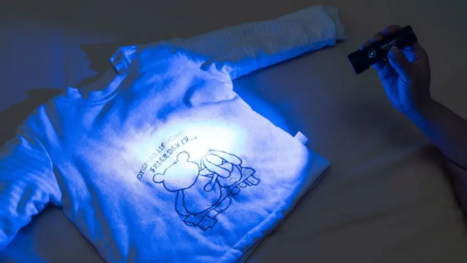 UV 플래시 라이트 가이드: 사용자가 알아야할 모든 것