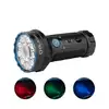 검은색 배터리가 달린 파란색 Olight Marauder Mini 손전등