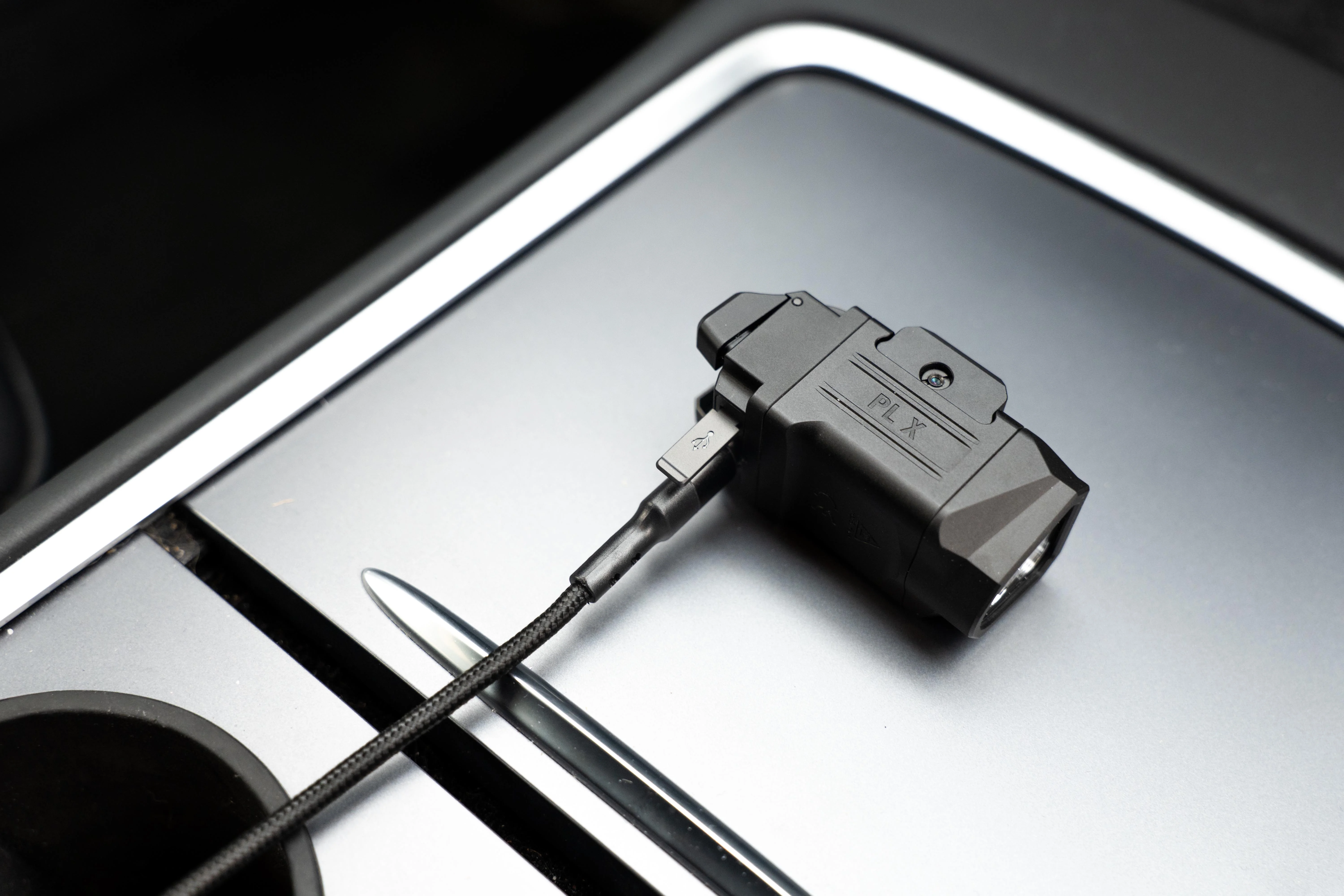 플러드와 스포트의 완벽한 조합, PL-X 듀얼빔 라이트