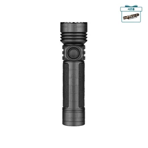오라이트 Seeker 4 Pro 블랙 손전등의 미끄럼 방지 그립과 다이얼 스위치가 돋보이는 정면 컷으로 캠핑 및 아웃도어용 초강력 라이트